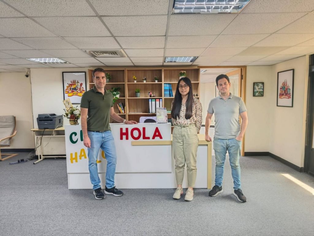 Hola Spanish Kaohsiung Team